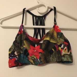 🌿$4 with a bundle🌿Jungle print sports bra